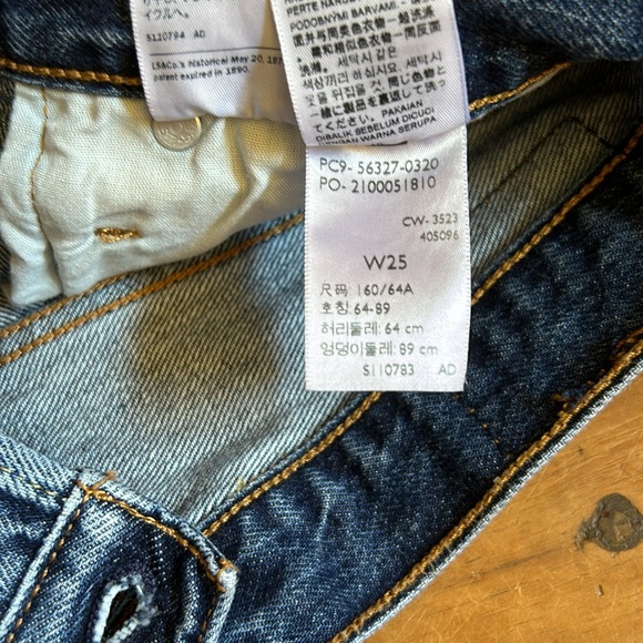 Levi 501 shorts - Picture 6 of 6